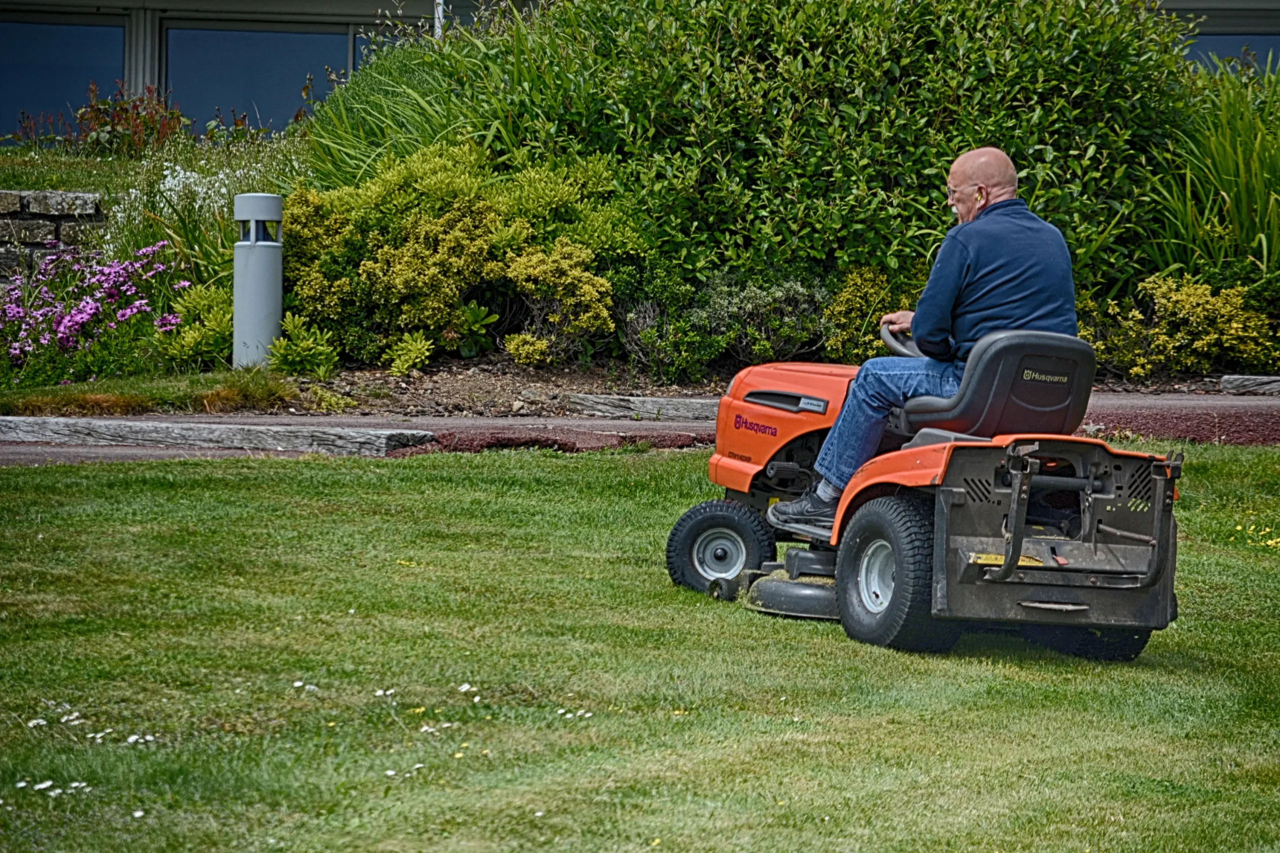 man-grass-field-lawn-tool-asphalt-792286-pxhere.com
