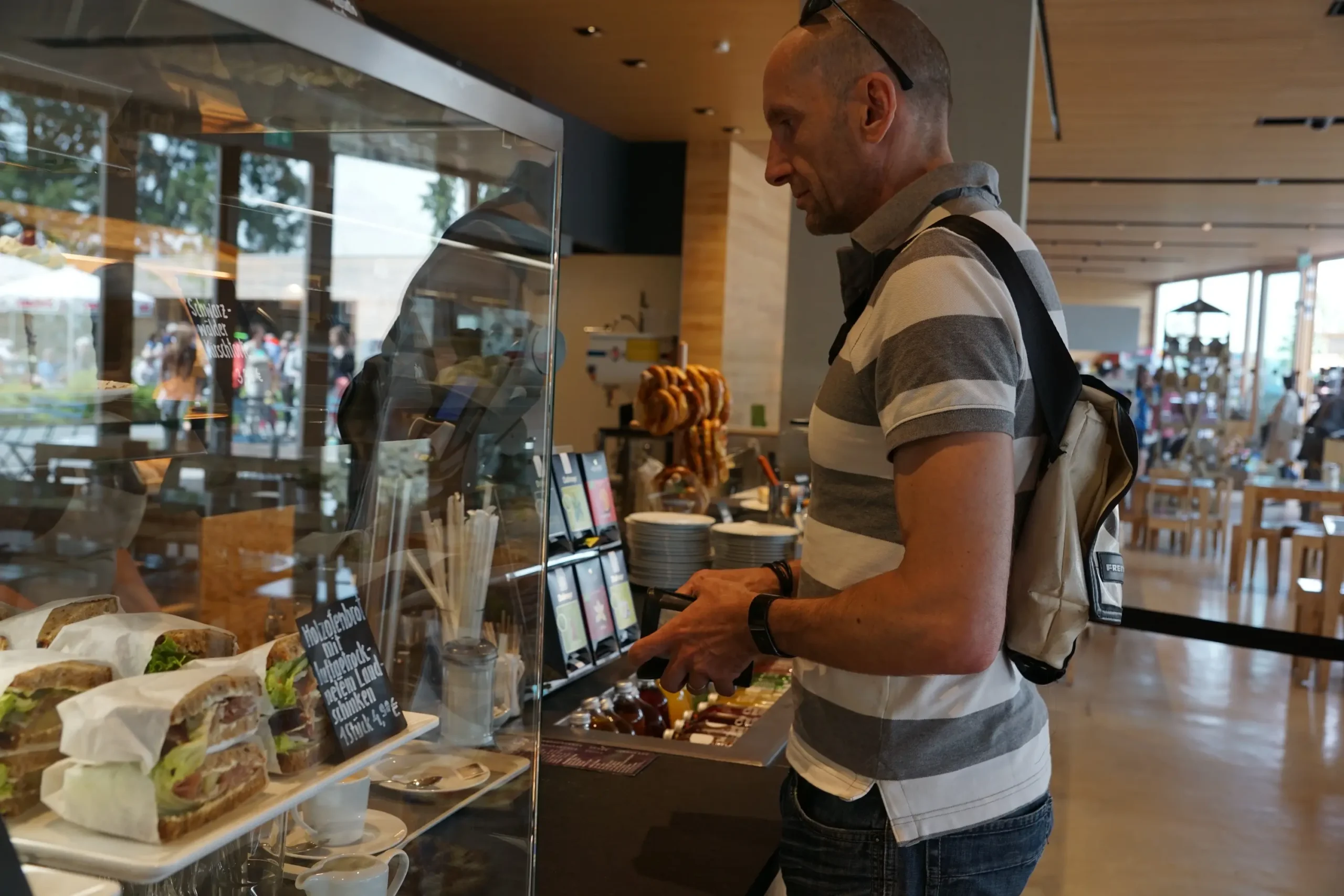 man-cafe-wood-restaurant-bar-counter-721538-pxhere.com