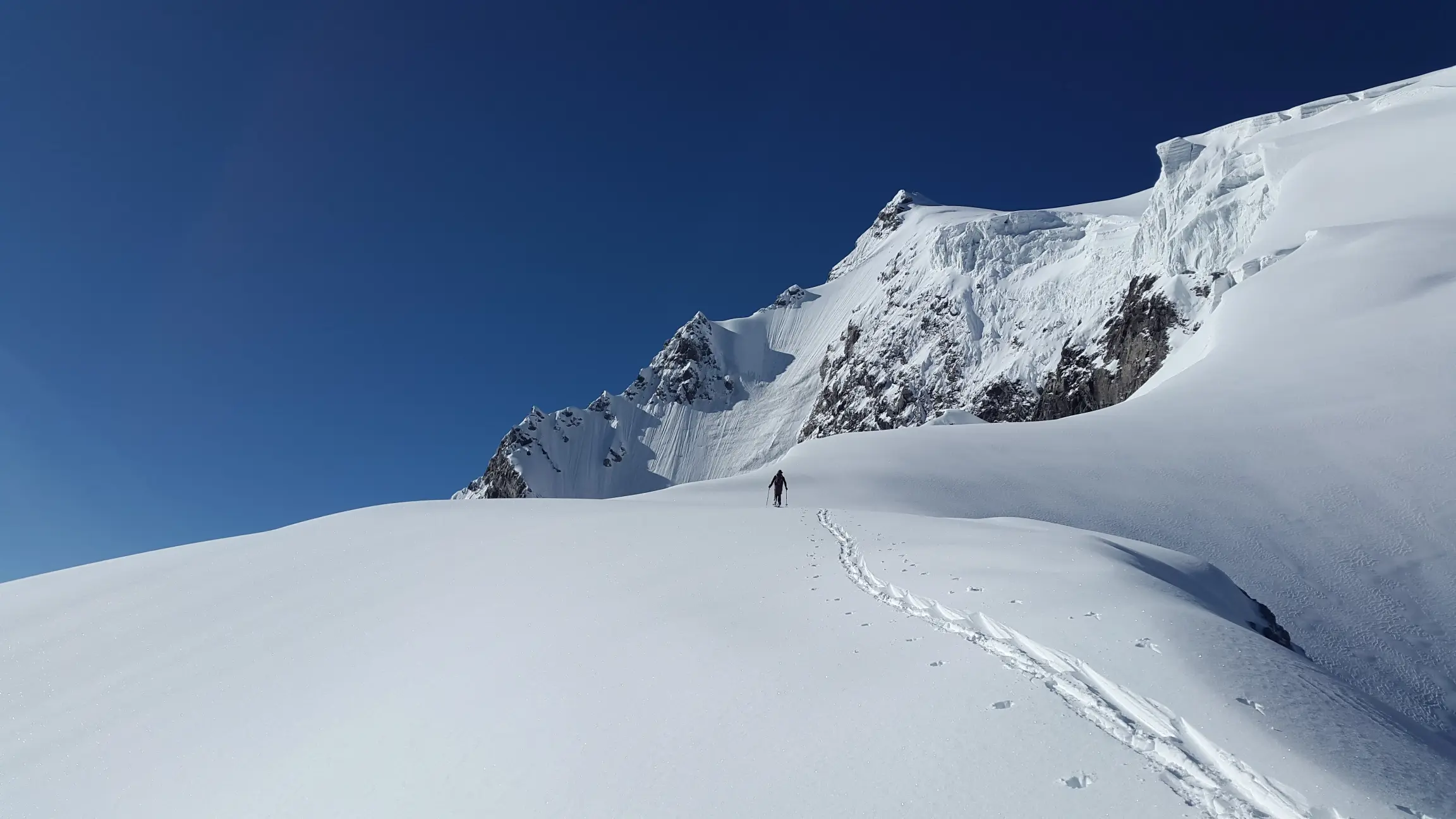 outdoor-mountain-snow-winter-adventure-mountain-range-607266-pxhere.com