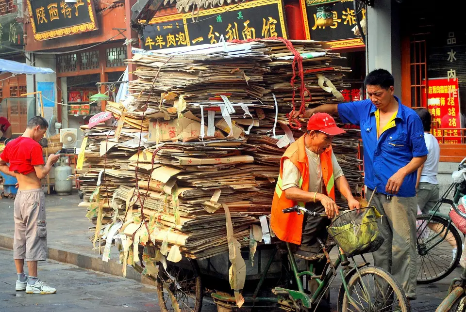 man-people-street-city-pile-vendor-1004302-pxhere.com