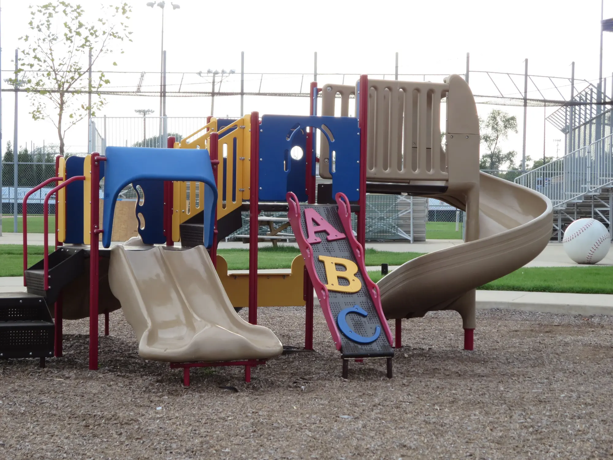 outdoor-play-city-recreation-equipment-park-1119570-pxhere.com