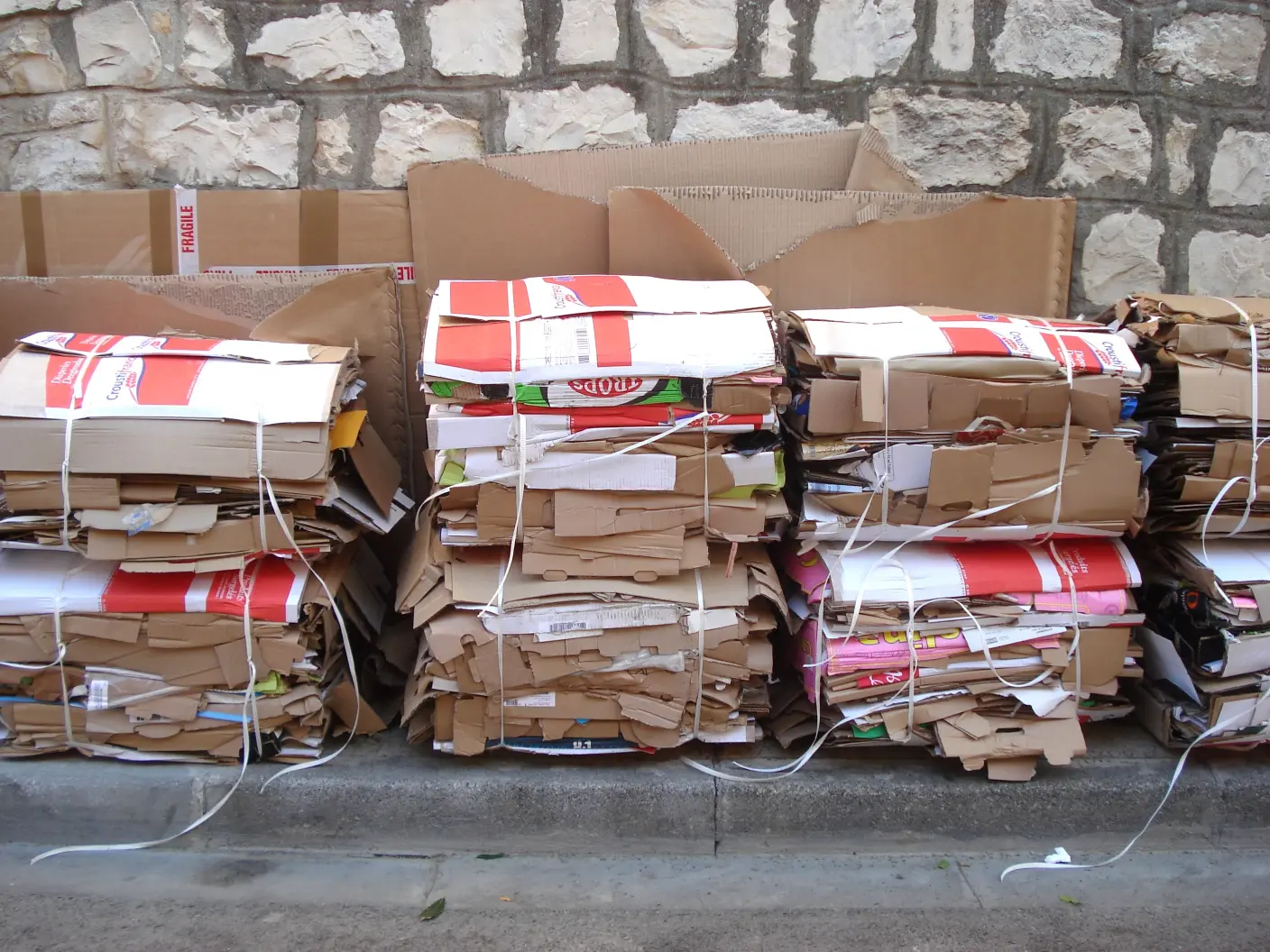 wall-transport-vehicle-art-waste-cartons-1109120-pxhere.com