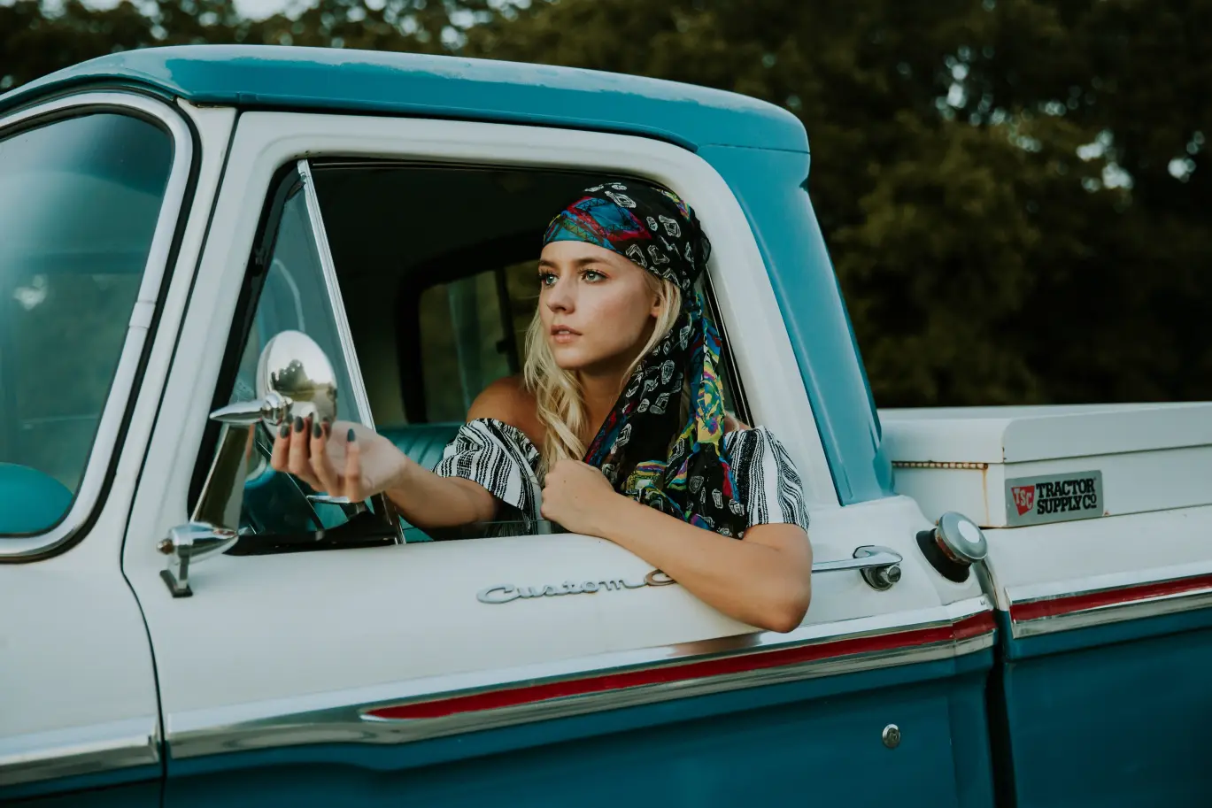 woman-boat-car-driving-vacation-truck-59902-pxhere.com