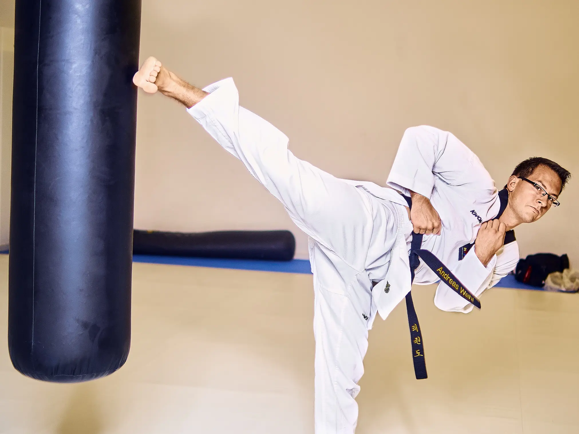 leg-box-arm-fight-sports-kick-taekwondo-martial-arts-physical-fitness-striking-combat-sports-1267458